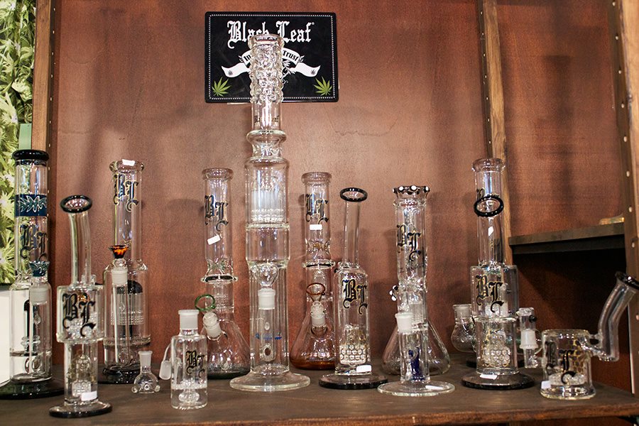 [cml_media_alt id='4044']bongs spannabis[/cml_media_alt]